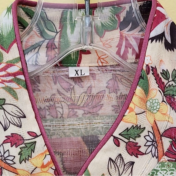 XL Women's Multi Colored Floral Asian-inspired Blouse - Picture 3 of 3
